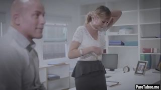 Porno Amateur b. boss smashed his busty MILF secretary in his office Freckles