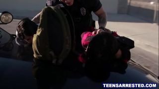 Mulher Hot teens fuck sleazy cop to get out of trouble Gay Dudes