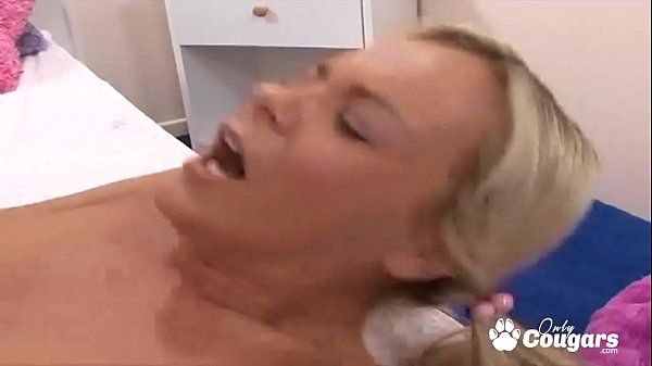 Bree Olson Lifts Her Little Skirt & Takes Some Dick - 2