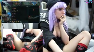 Rough Teen Masturbating and Playing League of Legends URF Mode 2/2 ElephantTube
