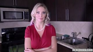 Comedor Blonde shoplifter MILF Kenzie Taylor got caught and blackmailed by stepson and performs a handsfree blowjob while wearing handcuffs. Pussy