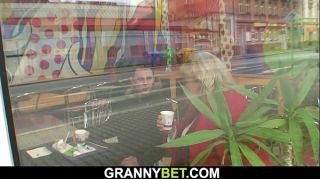 Club Blonde big boobs granny picked up in the cafe Camgirls