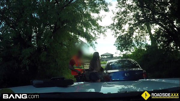 Roadside - cheating girlfriend sucks off mechanic outdoors - 2