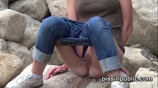 Aunt With no other option these girls piss on the rocks and mountains Free Blowjob