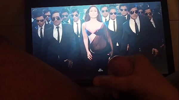 Smooth Masturbation on Kareena Kapoor cumshot cum tribute fap shag on boobs Travesti