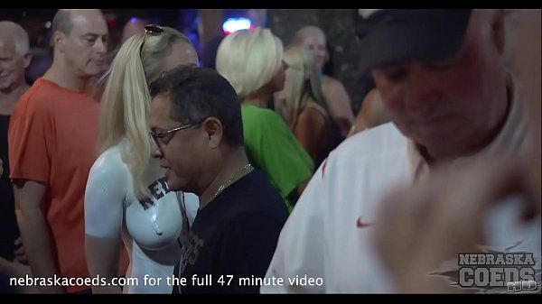 Transvestite 4k stunning video from the streets and contest at fantasy fest Duro