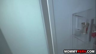 Hermana Bratty stepson getting a blowjob from step mom after pranking her GayLoads