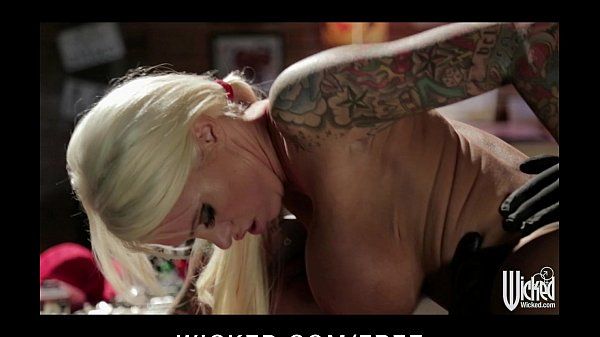 Busty blond l. Ink has her dripping pussy fingered and fucked - 1