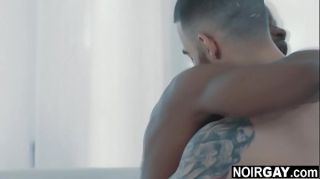 VEporn Big cock roomservice attendant has to please black gay hotel guest - bbc interracial Tribbing