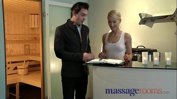 Massage Rooms Uma rims guy before squirting and pleasuring another - 2