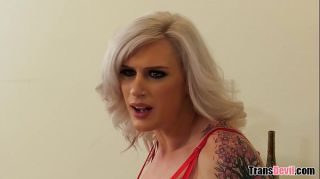 Couple Sex My Roomie Is a Trans Camgirl! - Kellie Shaw Suck...