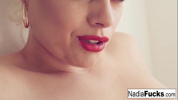 Hot classic porno fucking with curvy Nadia White - 2
