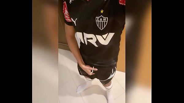 Lima Jogador Gato atleticano punhetando Celebrity Sex Scene - 1