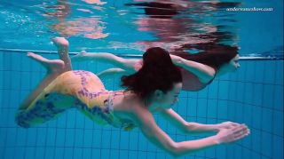 Babysitter Liza and Alla underwater experience Gordibuena