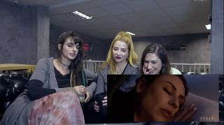 Slapping PORN REACT sem censura! Dread Hot, Clara Aguilar e Emme White assistindo a um pornô Milf Cougar