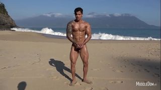 3DXChat Muscle worship on the beach Cuckold