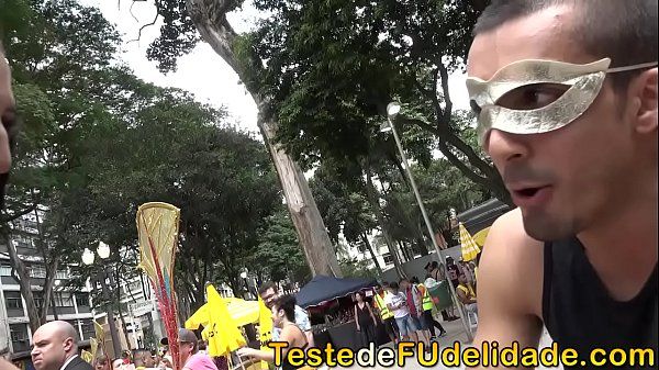 Novinha gostosa transando no carnaval de São Paulo - 1