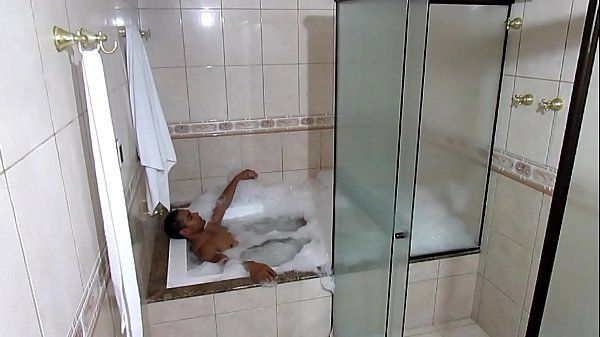 Pattaya video de verificação 3 . apos o banho Maurinho fica bem avontade na banheira Muslima - 1