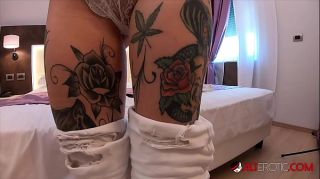 Prostituta Big tit tattooed sex fiend Megan Inky gets a creampie Hand