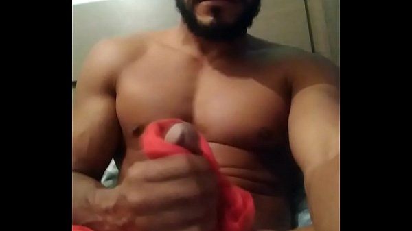 Horny Sluts Douglas Almeida se masturbando com sua banana da terra de 20 cm, Vila Velha, Espírito Santo. Gloryhole - 1