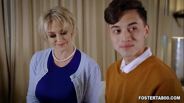 Hot and busty foster step mom Dee Williams wants to get pregnant so she asked her new foster son to fuck her pussy and enjoyed their 1 on 1 session. - 1