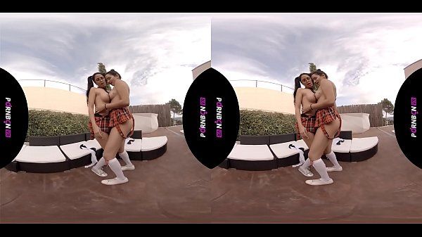 PORNBCN VR Dos c. lesbianas se cuelan en el jardin de mi casa para tener sexo delante de mi. Follando con arnes y corriendose a chorros cosplay  julia de lucia y mia navarro porno español spanish en realidad virtual, virtual reali - 2