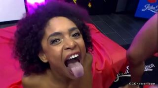Sesso Black luna corazon gets cumshots and gives oral Smutty