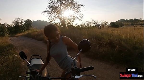 Thai amateur teen hottie gets fucked outdoor in public - 2