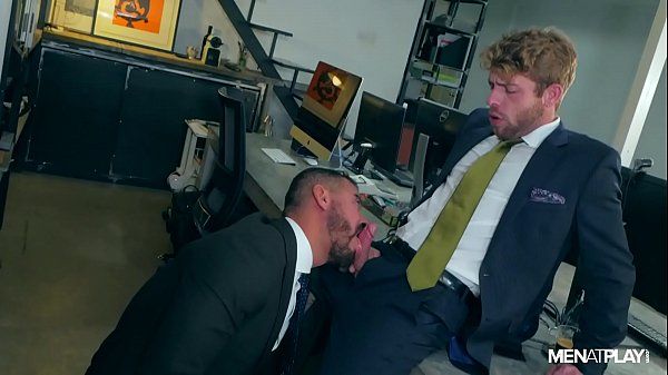 SUITED GABRIEL PHOENIX FUCKED BY THOMAS THUNDER ON HIS BUSINESS TRIP IN SPAIN - 2