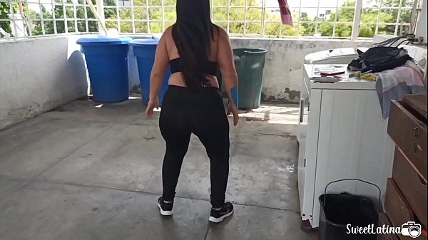 real latina / arab with huge ass trains with her plug in her anus - 2