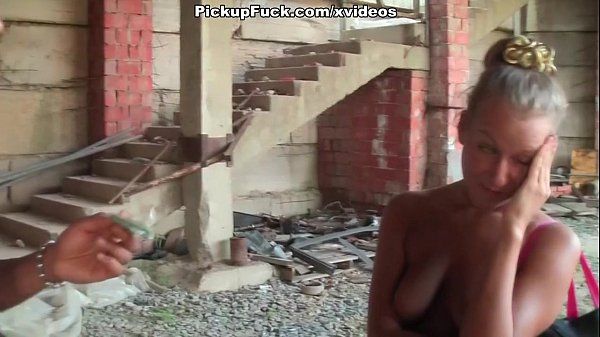 TuKif girl sucks for money in an abandoned building Cruising - 2