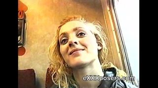 Blowjob Amateur persuaded to flash on the train Gozada