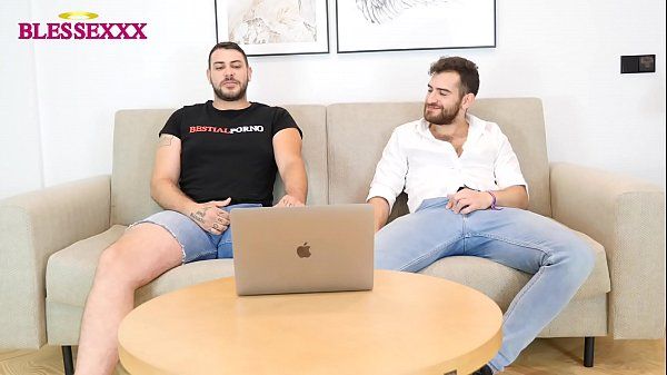 Watching porn with my gay friend - Magic Javi & Ruben Martinez - 1
