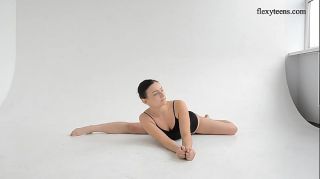 Fetish Super flexible hot gymnast Dasha Lopuhova Classroom