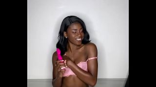 Facefuck Ebony slut Nicole Kitt loves gagging on dick FapVid