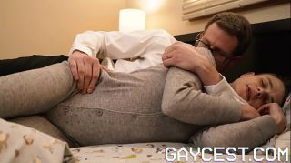 Casal GAYCEST - Austin Young skips school to get fucked by daddy's big dick Foot Job