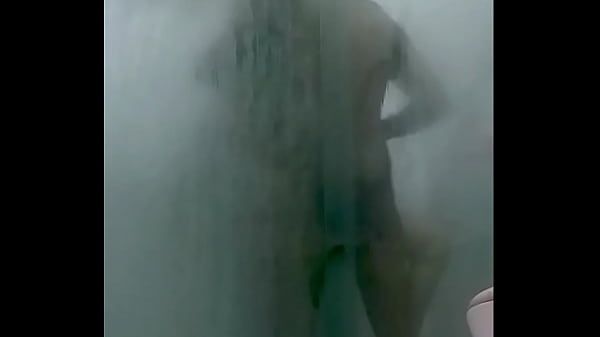Espiando a novinha fazendo sexo no banho (Liazinha Camgirl) - 1