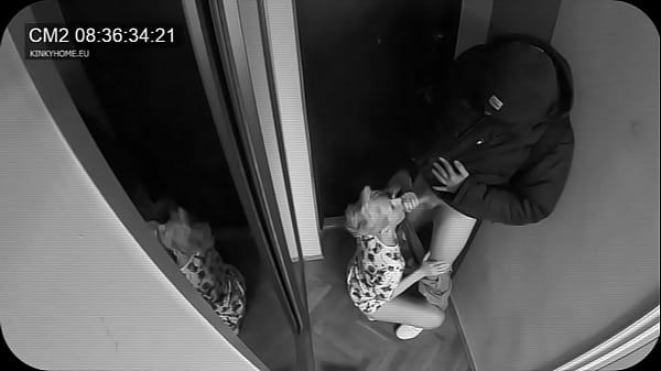 Hidden camera - wife sucked the postman while husband in the next door. European traditions. - 1