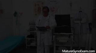 Perfect Ass Filthy gyno doctor examines senior cunts Ametur Porn