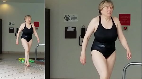 Coroa Sexy Grandma is Sexy at 66 in a black swimsuit Women Fucking