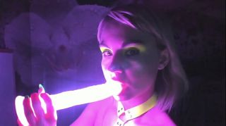 Amazing kelly copperfield deepthroats LED glowing dildo on webcam Concha