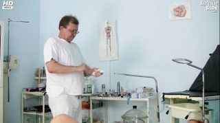 Footfetish Redhead girl pussy examination by kinky gyno doctor Fuck Pussy