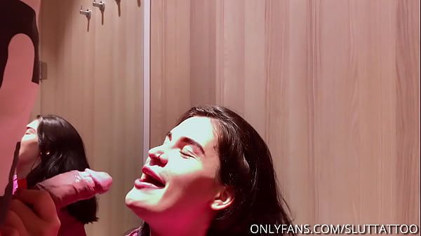 Best risky blowjob and doggy fuck in dressing room - 1