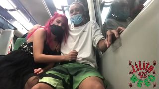 Christy Mack teen does blowjob in gifted in public on the train/adolecente faz boquete em dotado em publico no metro. Completo no VídeoRed Shecock