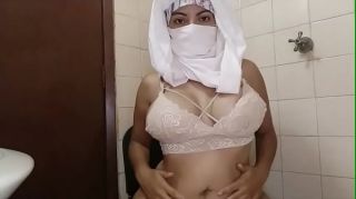 Rabo Real Arab Muslim Mom Praying And Masturbating In Hijab And Squirting Pussy On Webcam Hardcoresex