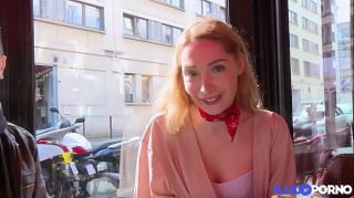 Cfnm Lola, jolie russe, vient se faire ouvrir le cul en France Hardcore Gay
