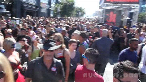 Nude in San Francisco does the Folsom Street Fair 2013 - 2