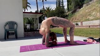 XoGoGo Real naked yoga with Felicity Feline Sexpo