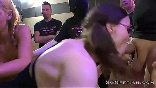 iTeenVideo Guy gives cumshot in a girls mouth Swingers