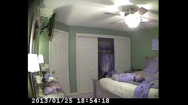 Hidden cam in bed room of my mum caught great masturbation - 1